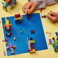 LEGO® Classic 11025 Modrá podložka na stavanie (2)