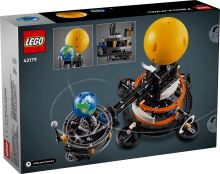LEGO® Technic 42179 Planéta Zem a Mesiac na obežnej dráhe (3)