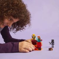 LEGO® Minecraft® 21266 Lávová bitka v Netheri (1)